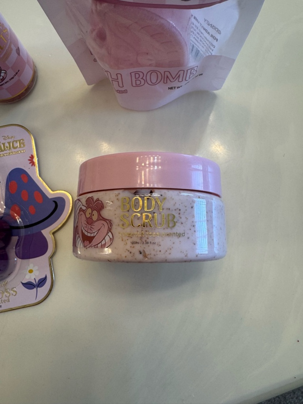 Disney Alice in Wonderland Cheshire Cat Spa Bundle Bath Bomb Lip Gloss Body Care - Picture 3 of 8